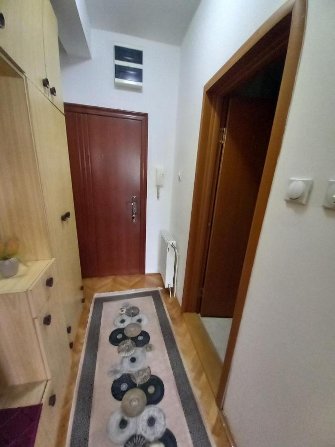 Ferienwohnung Luka Lux Ni Exterior foto