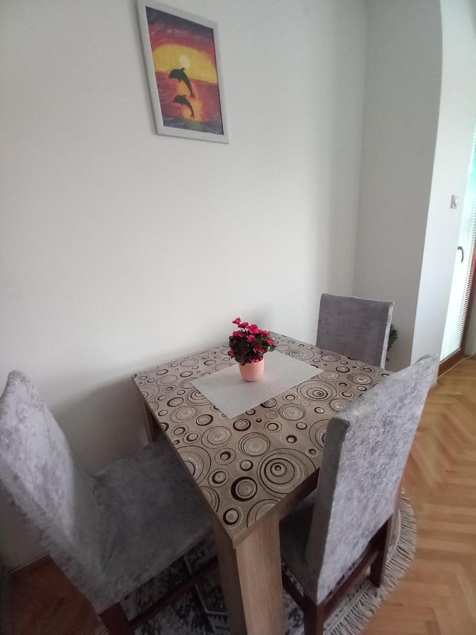Ferienwohnung Luka Lux Ni Exterior foto