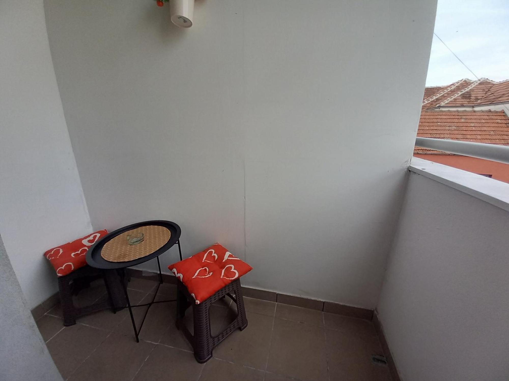 Ferienwohnung Luka Lux Ni Exterior foto